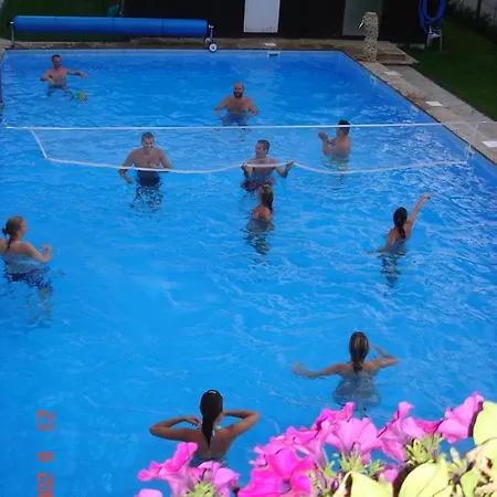 Amber リゾート レバル